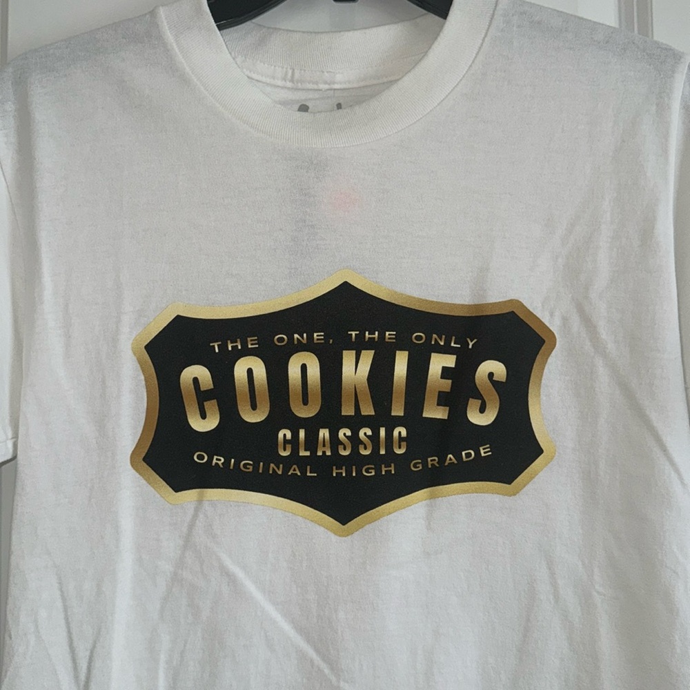 NWT sizes Small and 4XL Cookies T-Shirt